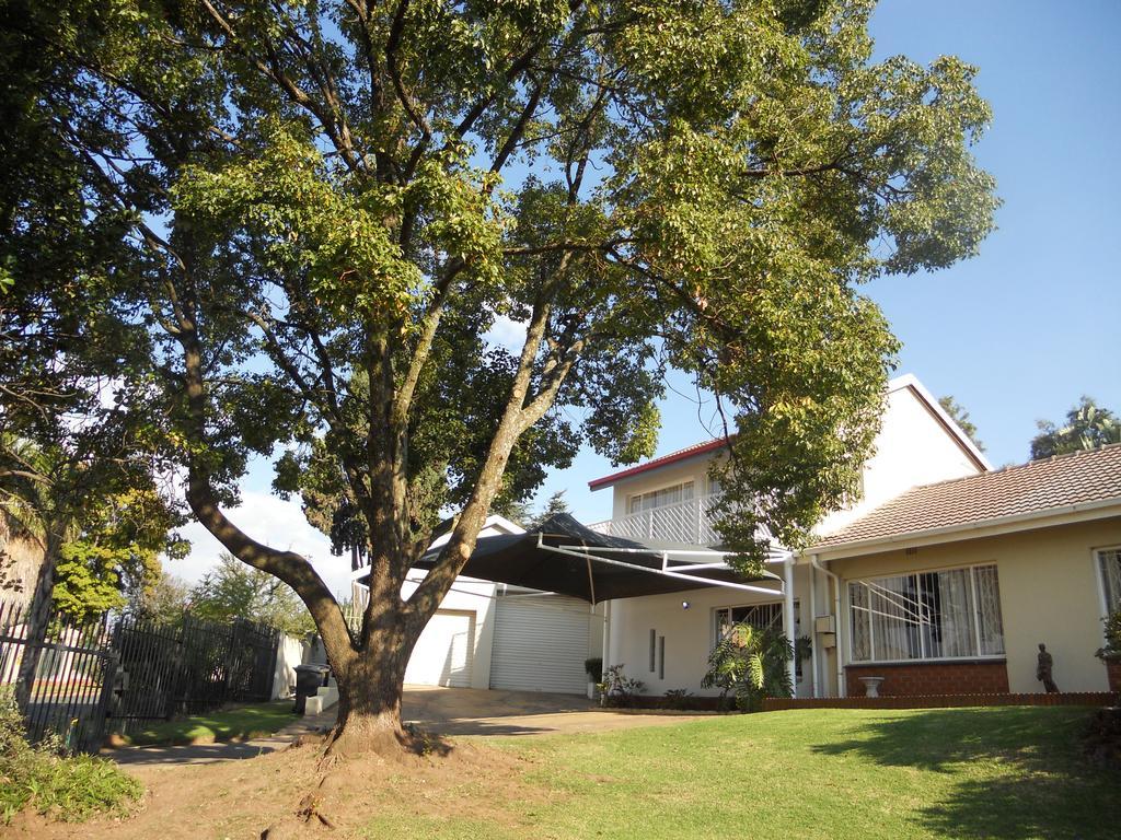 Magaliqua Guest House Noordheuwel ภายนอก รูปภาพ