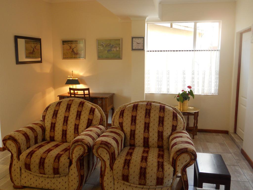 Magaliqua Guest House Noordheuwel ภายนอก รูปภาพ