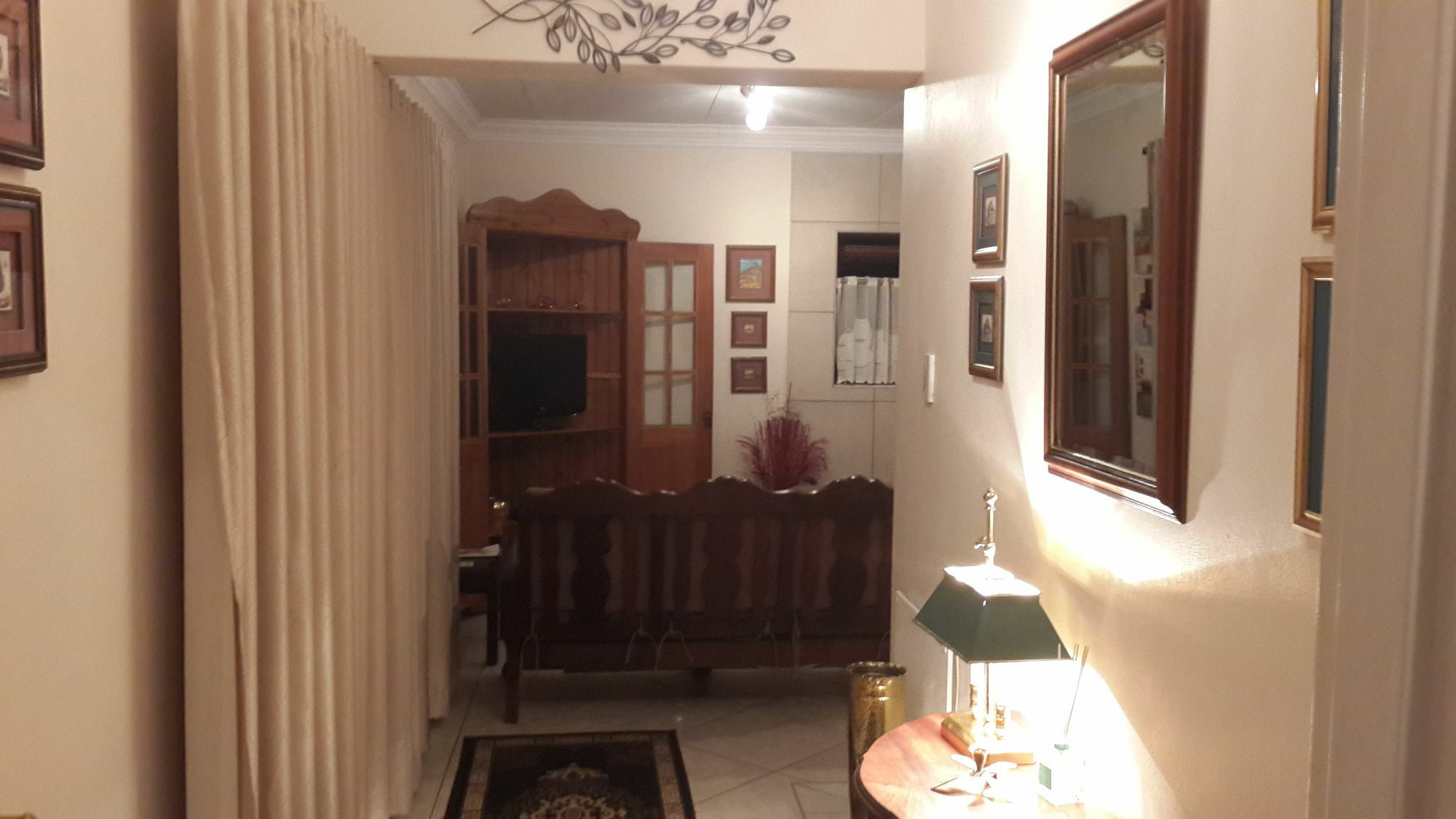 Magaliqua Guest House Noordheuwel ภายนอก รูปภาพ